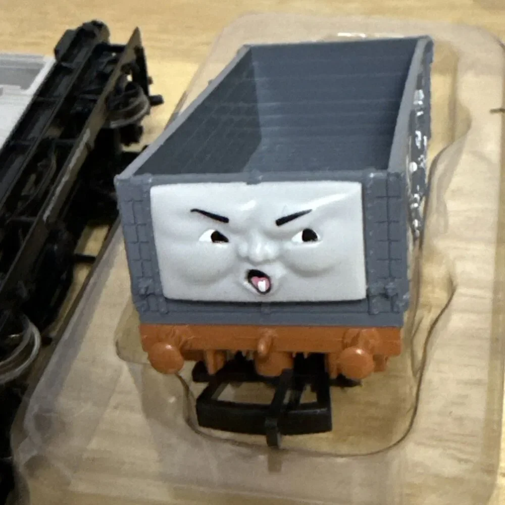 Thomas w/ Moving Eyes Clarabel SC Ruffey Bachmann 2002 HO Scale - Picture 16 of 16